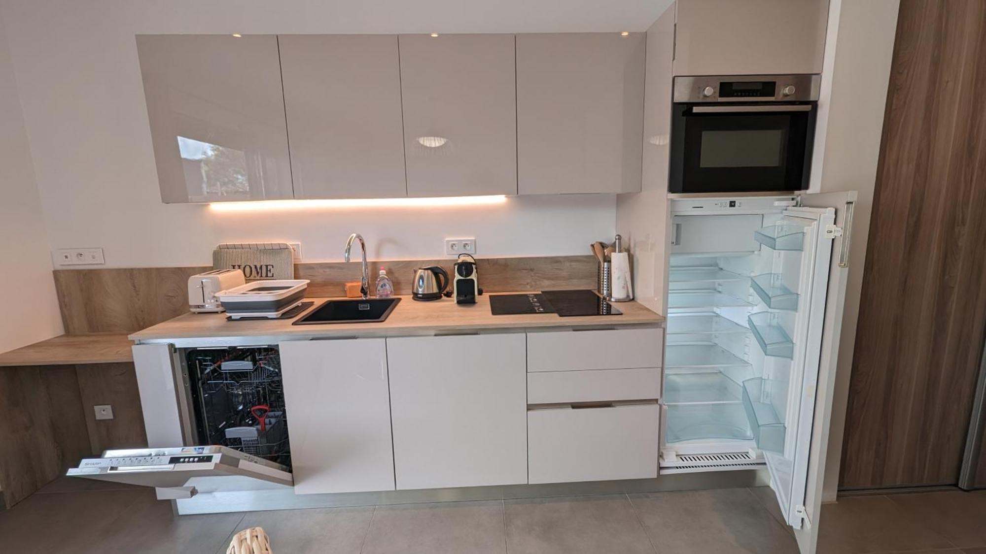 Appartement Luxe Avec Piscine Chauffee & Jacuzzi Prive - Cote D'Azur Roquefort-les-Pins Exteriör bild