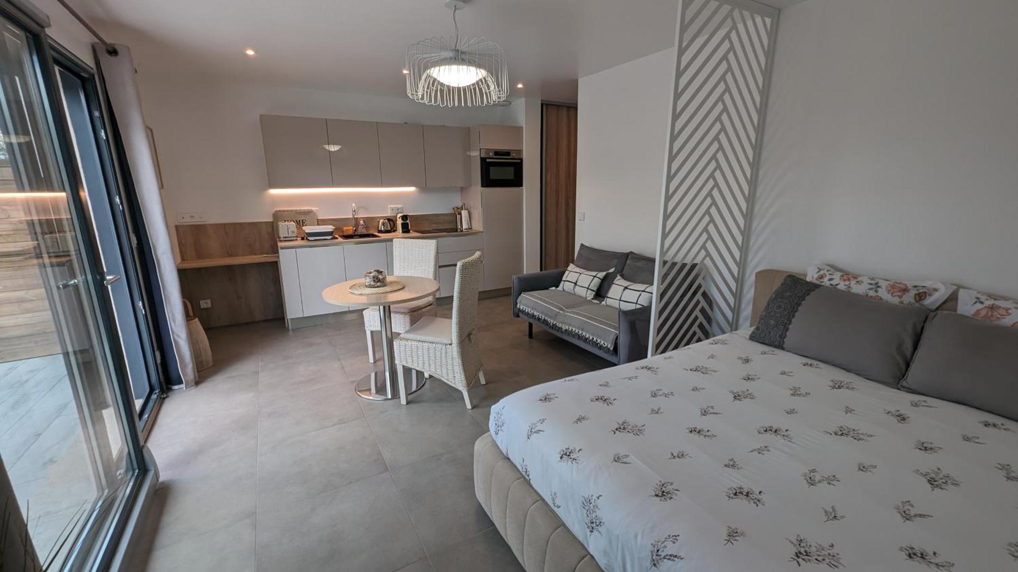 Appartement Luxe Avec Piscine Chauffee & Jacuzzi Prive - Cote D'Azur Roquefort-les-Pins Exteriör bild