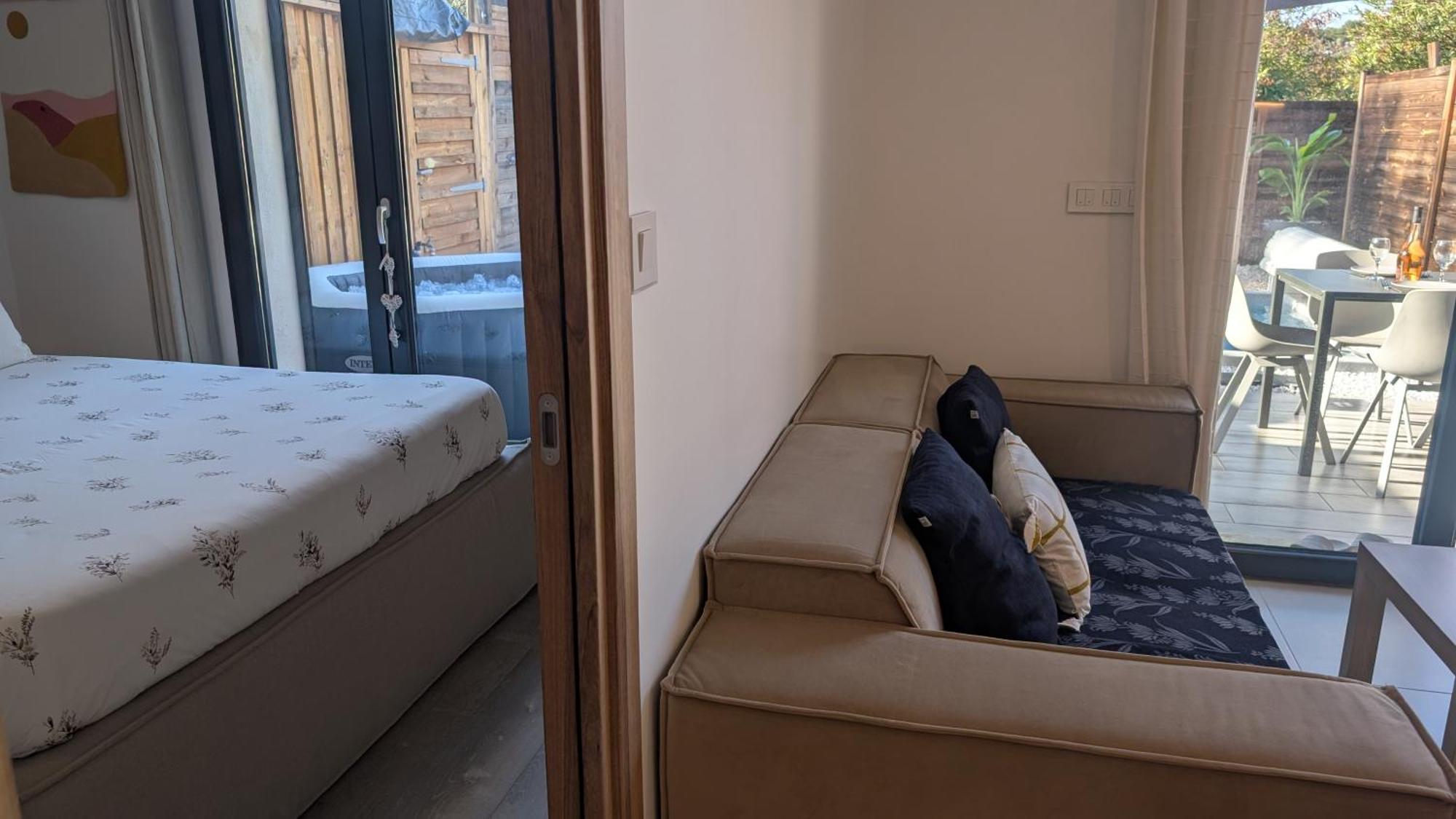 Appartement Luxe Avec Piscine Chauffee & Jacuzzi Prive - Cote D'Azur Roquefort-les-Pins Exteriör bild